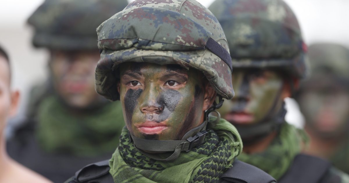 De ce bărbații din Thailanda aleg armata: Misterul înrolărilor voluntare