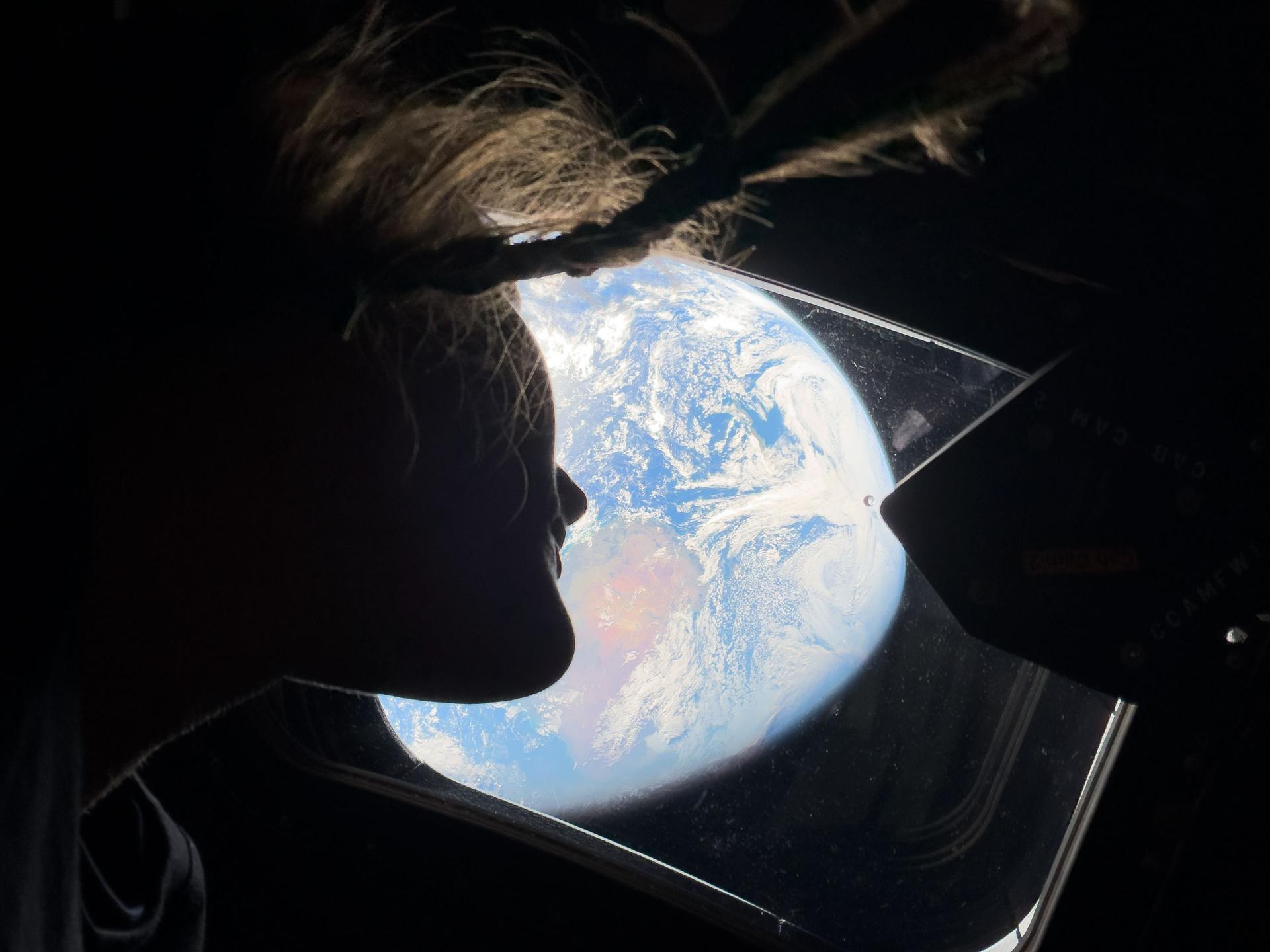 Omenirea revine pe Lună: Astronauții Artemis 2 au început survolul istoric Întoarcerea oamenilor pe Lună după o pauză de peste cinci decenii a devenit realitate, luni, 6 aprilie a.c