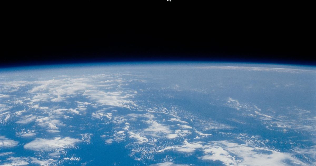 Aventura NASA din ’84: Astronautul s-a desprins pentru a salva un satelit