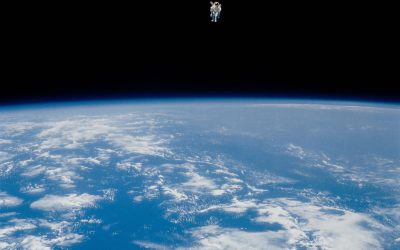 Aventura NASA din ’84: Astronautul s-a desprins pentru a salva un satelit