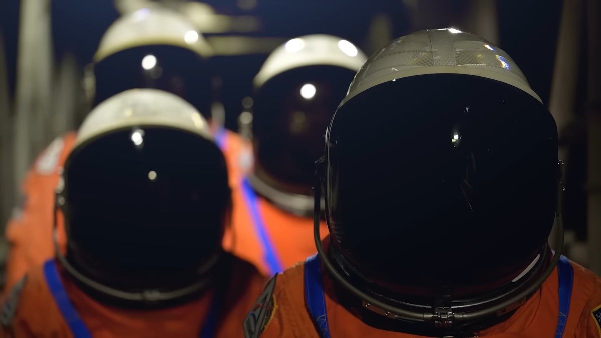 Astronauții Artemis II bat recordul de distanță față de Pământ, marcând o nouă pagină în istoria explorării spațiale Luni, astronauții misiunii Artemis II au stabilit un record impresionant, atingând cea mai mare depărtare de Pământ din istorie, în timpul unui zbor în jurul Lunii