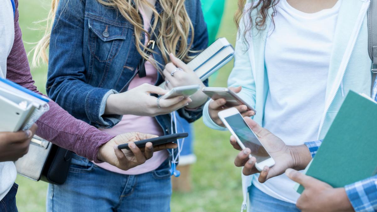 Australia avertizează Europa: Efort global pentru reglementarea rețelelor sociale pentru minori Canberra, după ce a stabilit un precedent global prin restricționarea accesului minorilor sub 16 ani la rețelele sociale, face apel la o colaborare internațională pentru a schimba regulile și legislația în domeniu