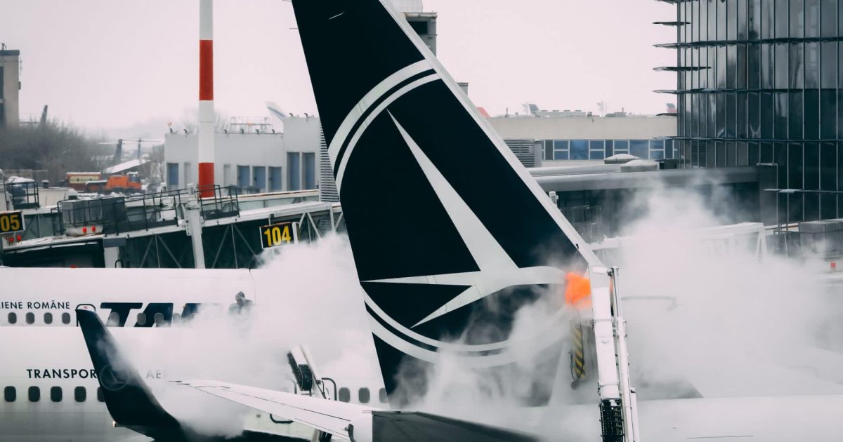 UE ia măsuri pentru combustibilul avioanelor: Criza amenință zborurile?