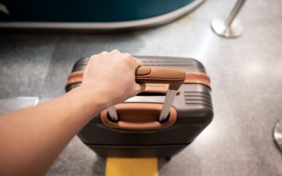 Japonezii dezvăluie secretul bagajului perfect: Mult spațiu, puține haine