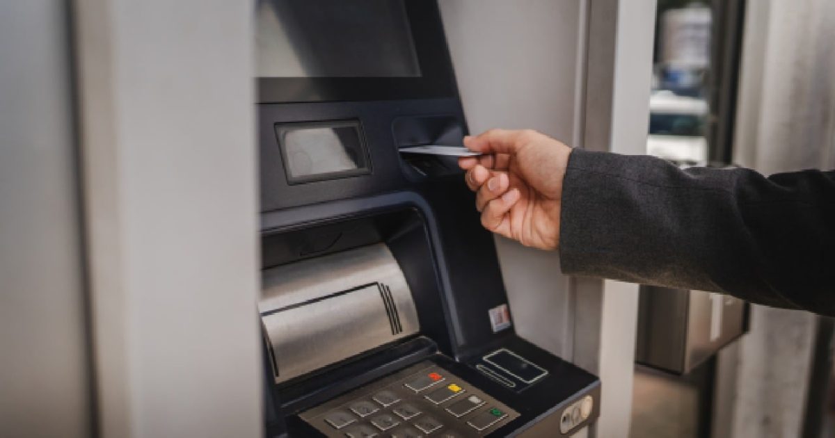 Cum extorca polițistul din Bihor: Luări de mită de până la 800 de euro