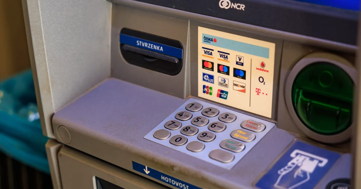 Bancomatele dispar: Europa, în criză de numerar. Ce se întâmplă cu cash-ul?