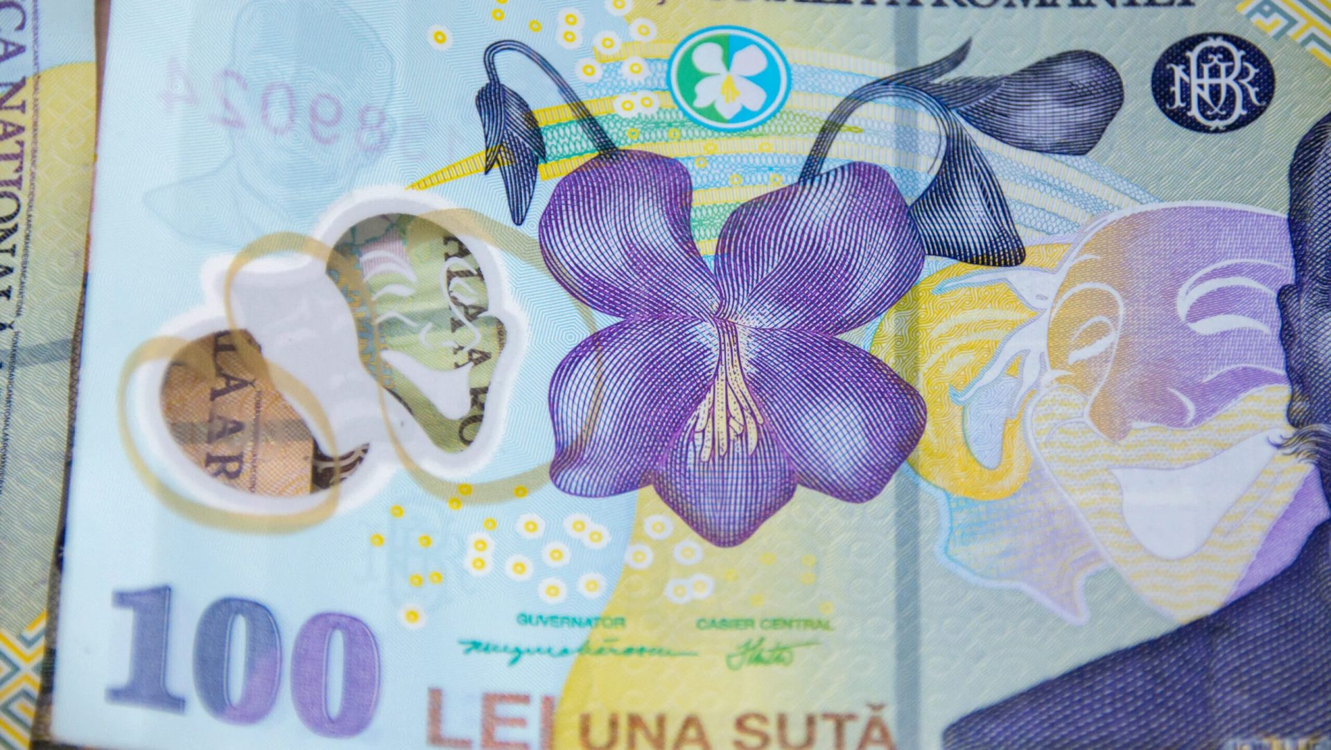 Statul Român vrea banii românilor: Programul Tezaur, o nouă rundă de investiții cu dobânzi atractive București – Ministerul Finanțelor deschide o nouă ediție a Programului Tezaur, oferind românilor oportunitatea de a investi în titluri de stat