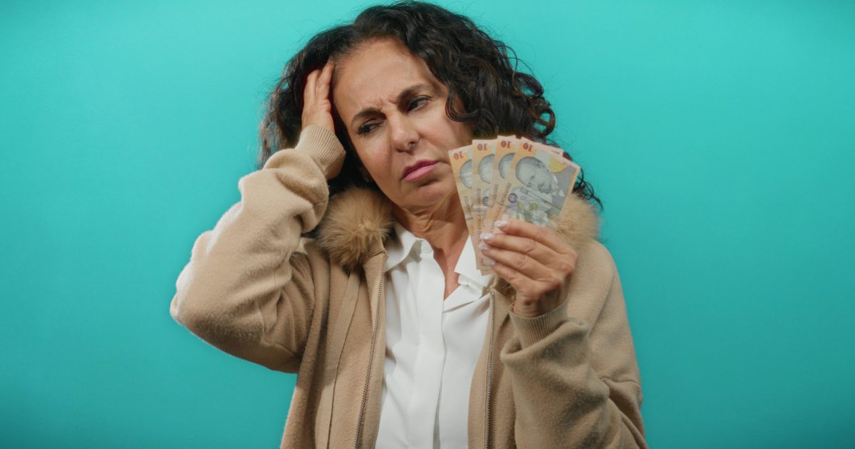 Taxă-șoc pentru turiști: Românii plătesc în plus, cu vacanța deja achitată