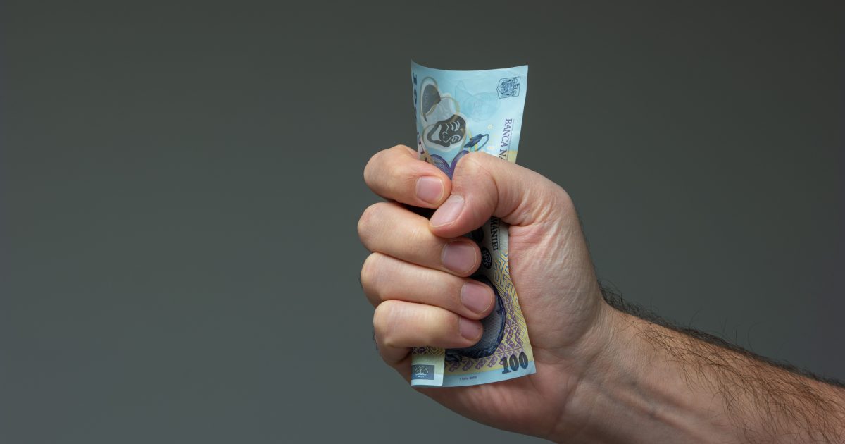 Lista rușinii: Cine sunt românii și firmele cu datorii la primării