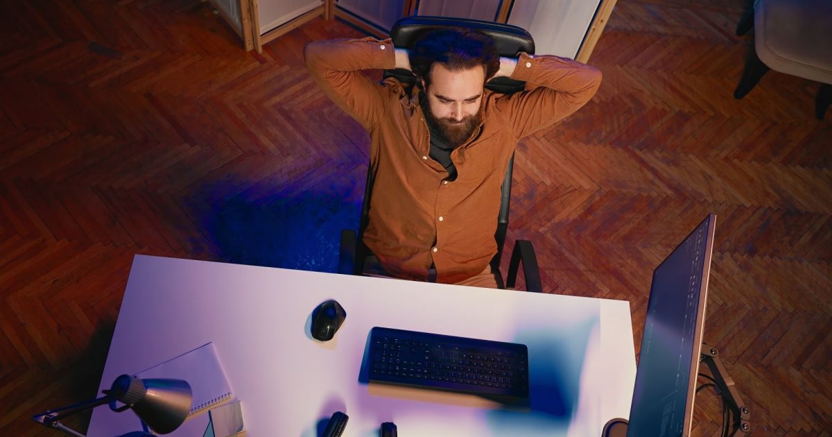 Bărbații inteligenți, mai liberali: Ce arată studiul despre gândire și politică