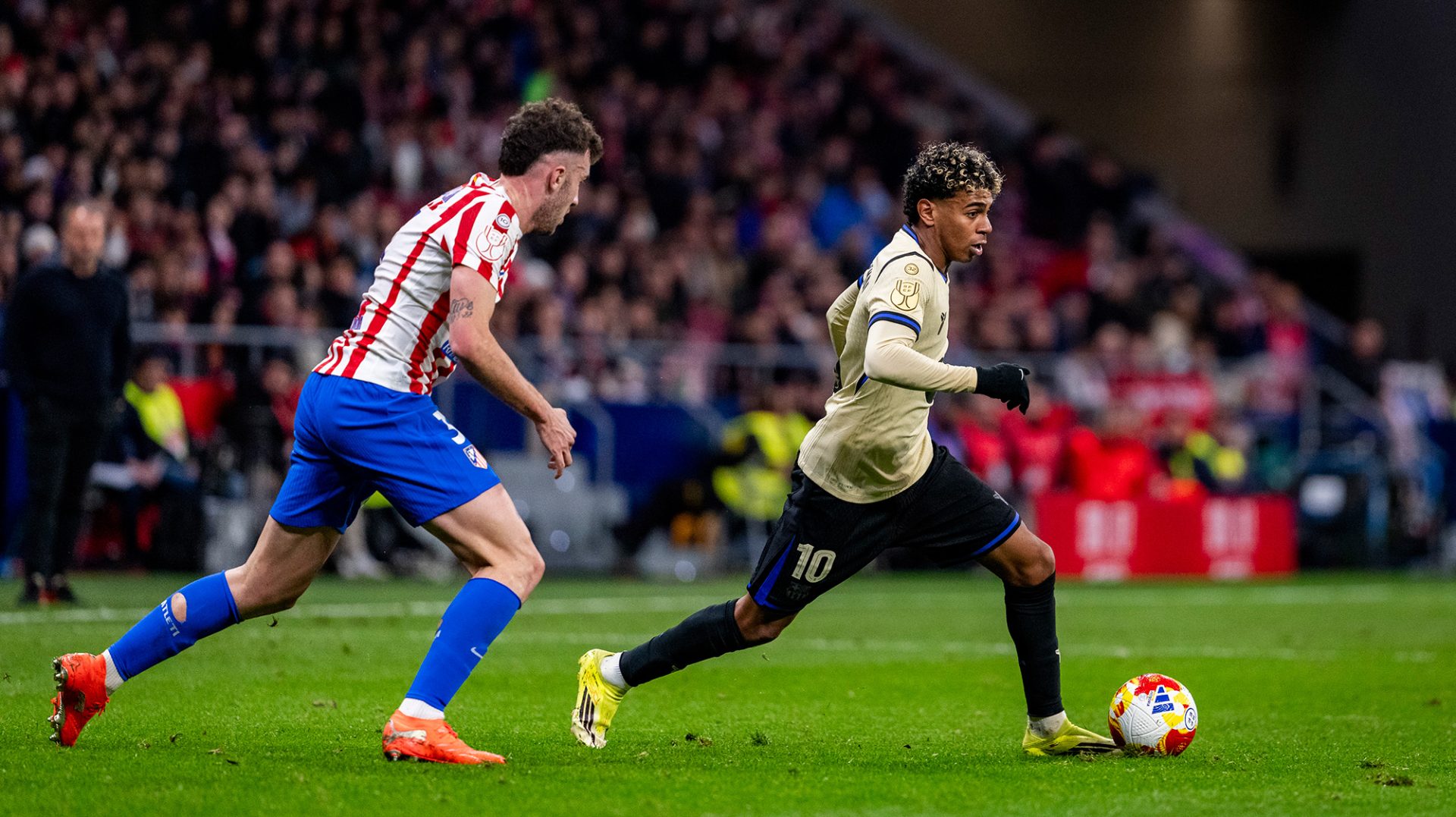 Meci spectaculos în Liga Campionilor: Barcelona și Atletico Madrid remizează, iar PSG învinge Liverpool Barcelona și Atletico Madrid au încheiat la egalitate, scor 0-0, în timp ce PSG a învins Liverpool cu 1-0, în meciurile din turul sferturilor de finală ale Ligii Campionilor
