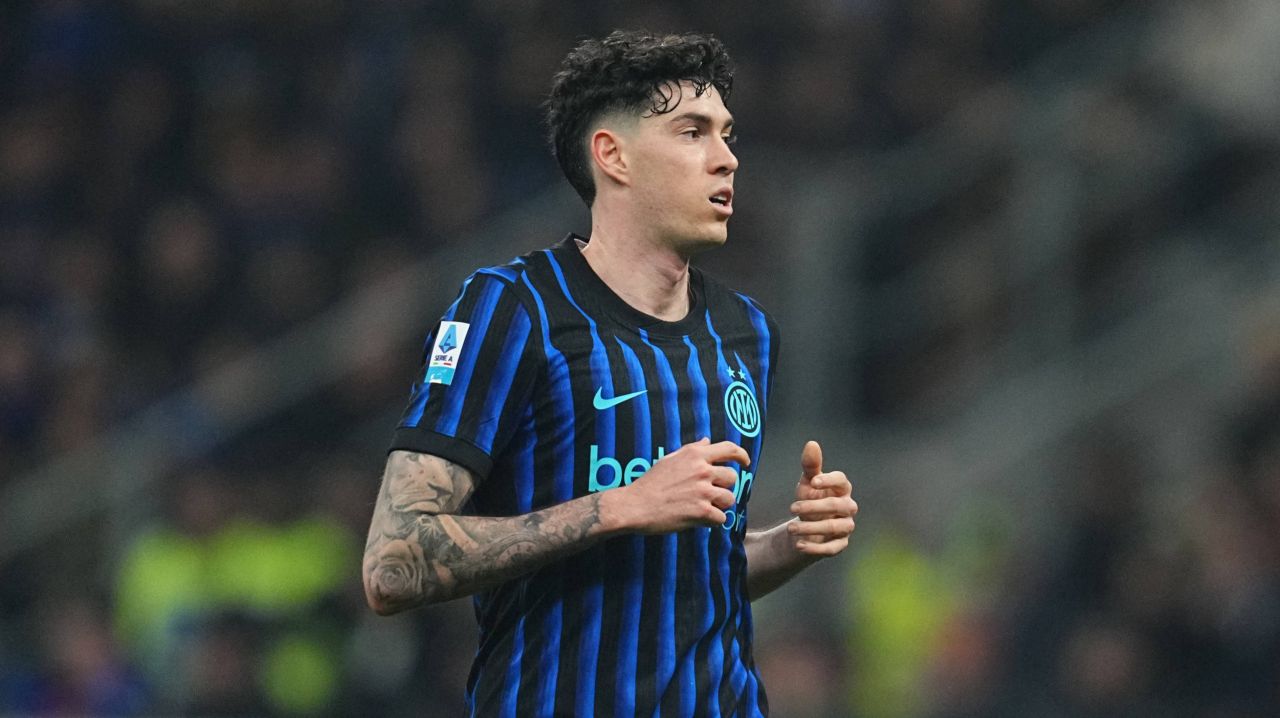 Inter Milano zdrobește AS Roma, în timp ce președintele Marotta îl apără pe Bastoni Milano, Italia – Spectacol total pe San Siro! Inter Milano conduce AS Roma cu un categoric 5-2, în minutul 77 al unui meci electrizant
