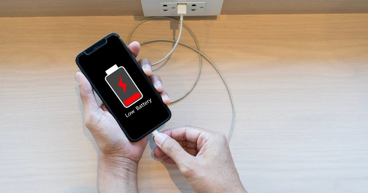 Al Treilea Răstoarnă Tot: Donald Trump, Lovit de Acuzații False