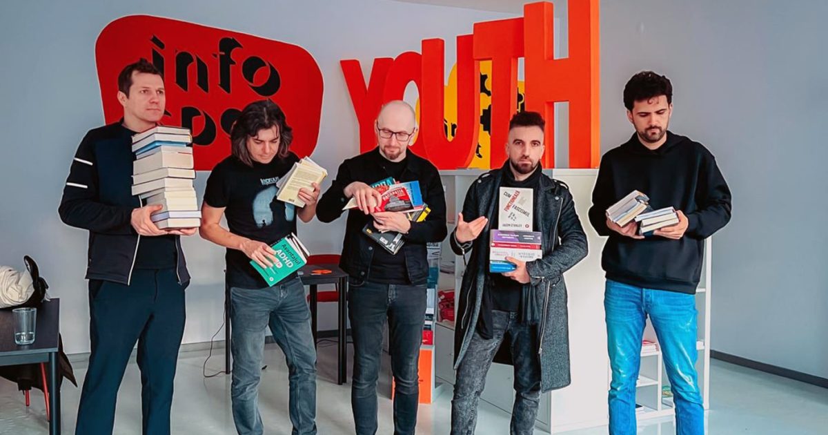 Școala NU stârnește pasiunea pentru cărți: Elevii pierd gustul lecturii