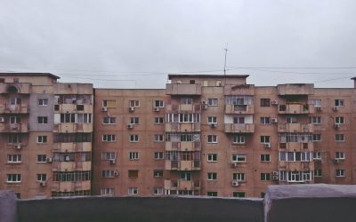 Blocurile, pericol public: Ce riscă românii față de vecini