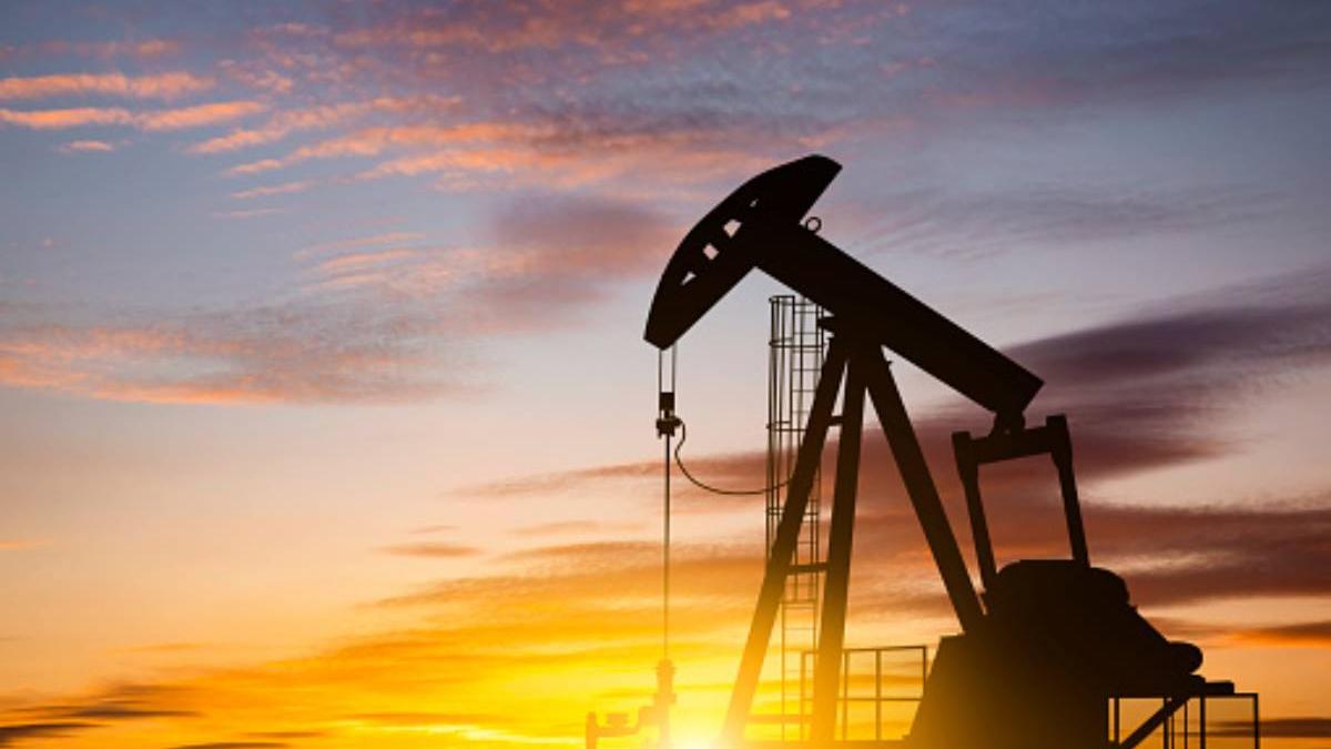 România are stocuri de petrol suficiente până la finalul lunii mai, dar motorina rămâne un punct sensibil Ministrul Energiei, Bogdan Ivan, a anunțat că România dispune de rezerve de petrol care pot acoperi necesarul țării până la finalul lunii mai