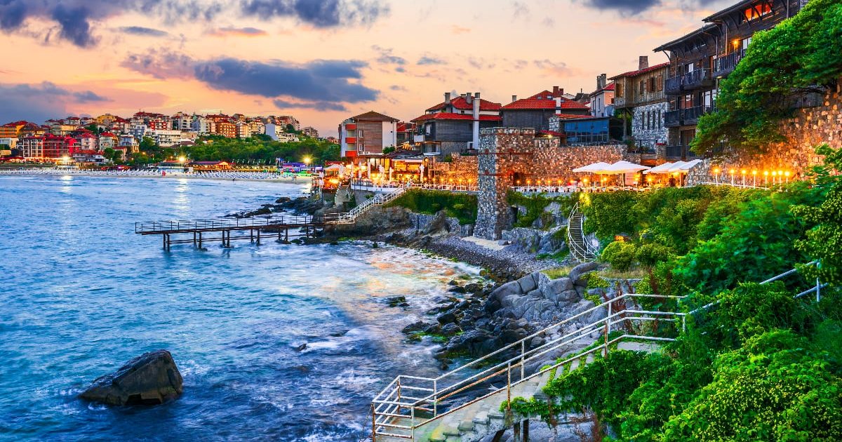 Mii de oameni au fugit din țară: Peste 25.000 au trecut granița