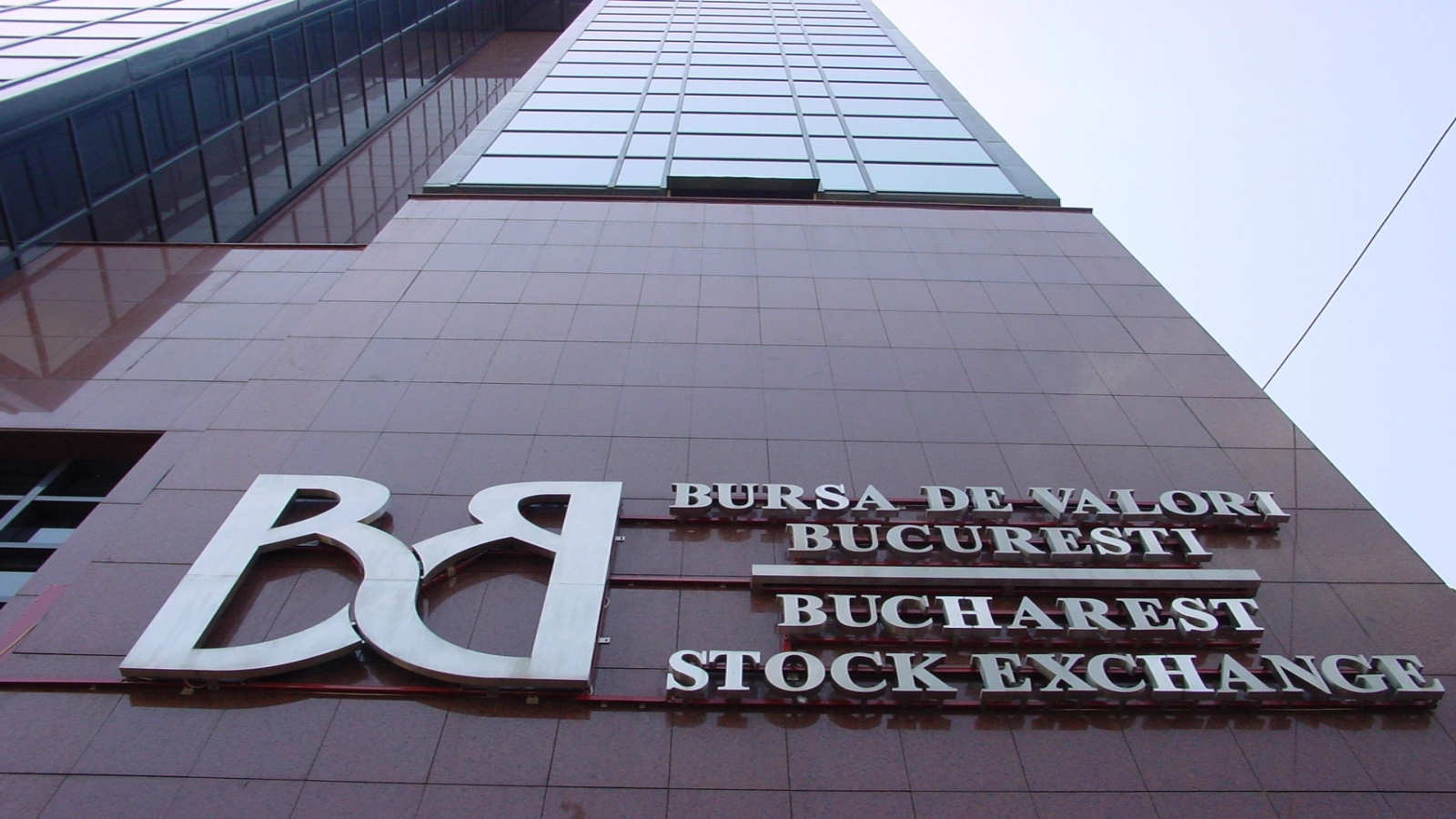 Bursa din București a încheiat ședința de joi pe un trend ascendent pentru majoritatea indicilor, cu un rulaj total de 44,61 milioane RON (8,75 milioane EUR)
