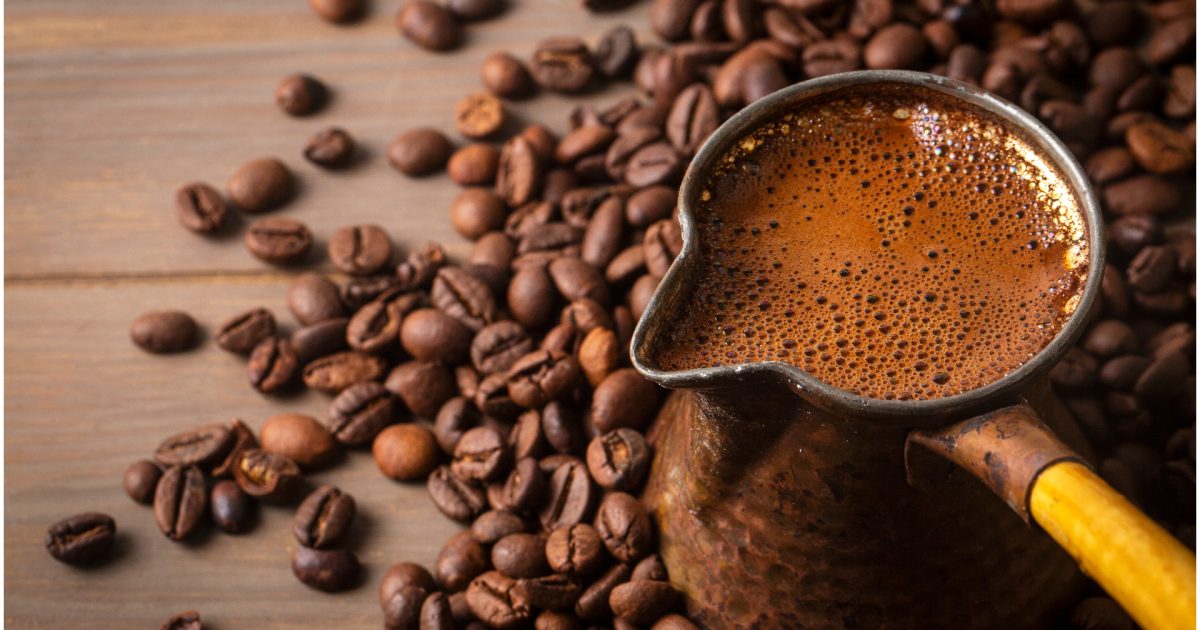 Cafeaua, mai SCUMPĂ cu peste 23% în România: Ce se întâmplă