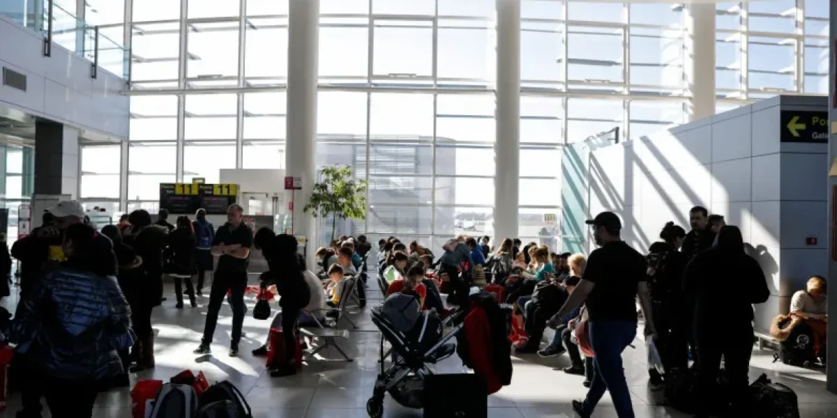 calatori-in-aeroport_XBRYg.webp.webp - NewsFactor