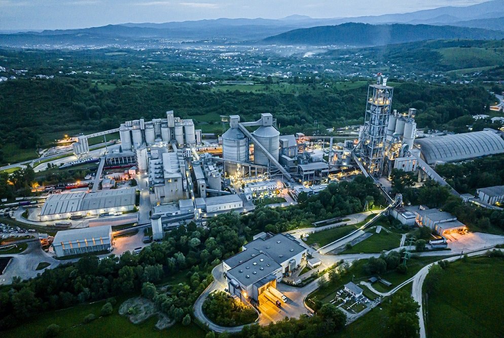 Holcim România, împreună cu partenerul său Carmeuse, lansează un proiect ambițios de captare și stocare a carbonului în zona Câmpulung, intitulat Carbon Hub CPT01