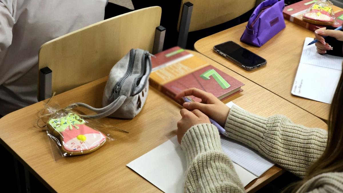 Elevii se întorc la școală în mijlocul săptămânii, după vacanța de primăvară din 2026 Vacanța de primăvară din anul școlar 2025-2026 se va încheia marți, 14 aprilie