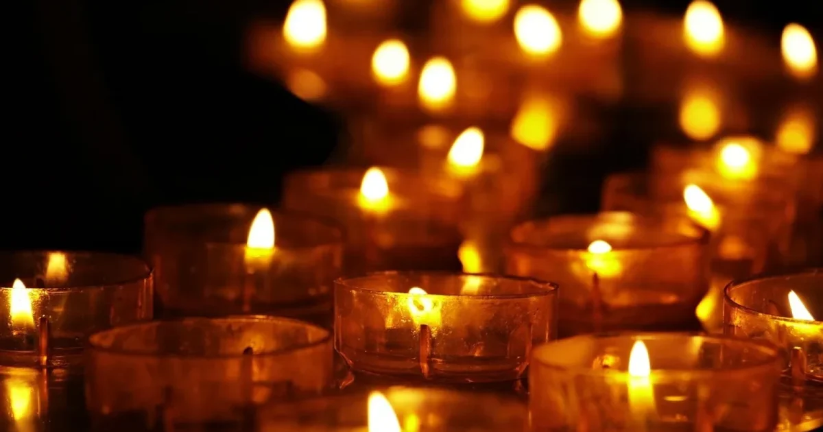 Calea Luminii, spectacol impresionant în Joia Mare la Târgoviște: 2027 candele aprinse