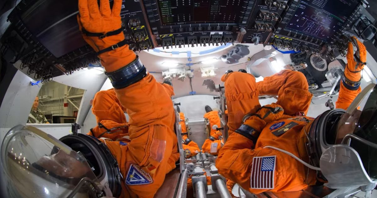 Reintrarea capsulei spațiale: Spectacol pe cerul Planetei