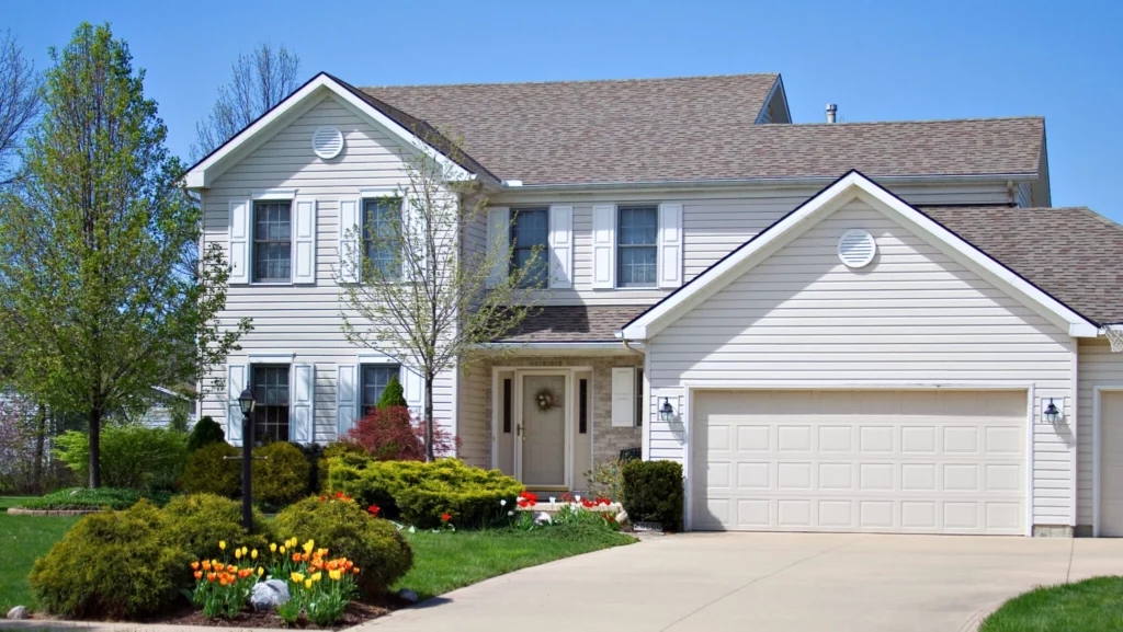 Amenzi GRELE pentru românii cu curți: Primăriile intensifică controalele în țară