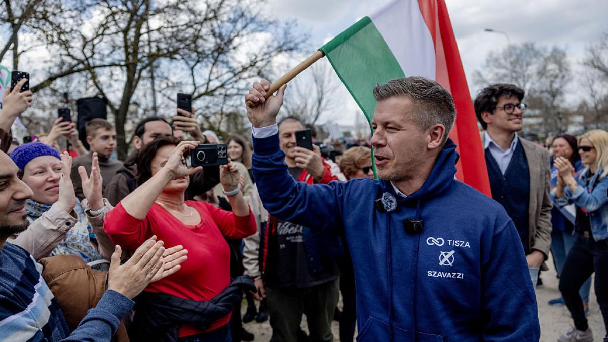 Magyar, omul care vrea să-l învingă pe Orban: De ce și-a înregistrat soția în secret?