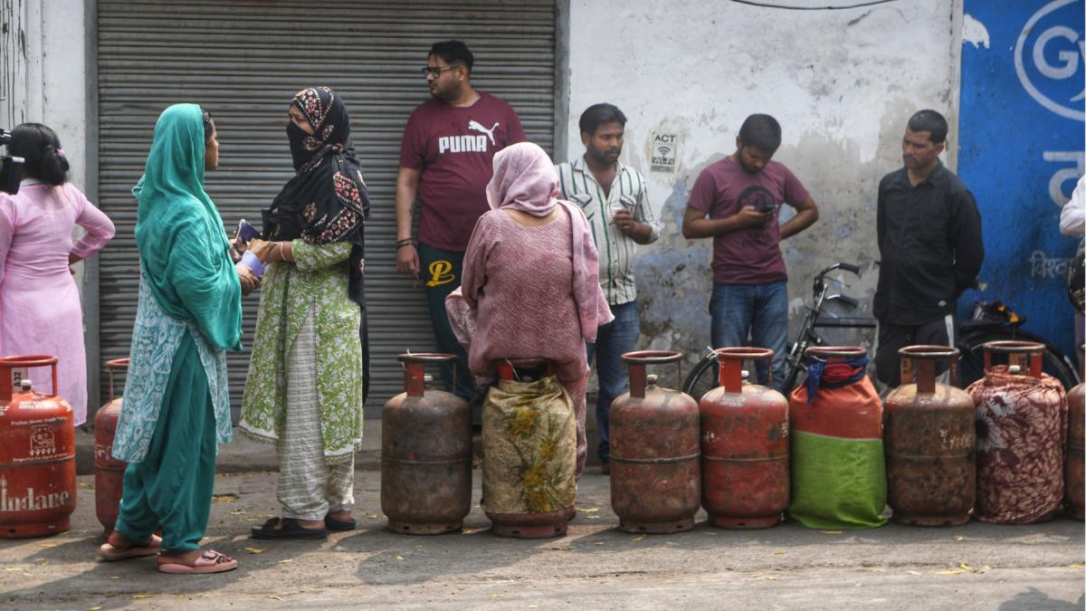 India, cea mai populată țară din lume, se confruntă cu o criză severă de gaz petrolier lichefiat (GPL), pe fondul războiului din Orientul Mijlociu și al blocării Strâmtorii Ormuz, o arteră vitală pentru importurile de combustibil