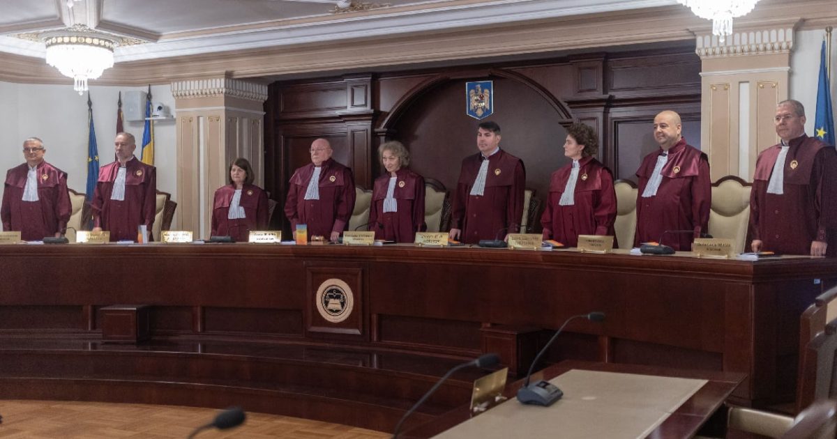 Judecătorii CCR, spor de 2.300 euro pentru „supărare”, peste salariul de 10.000 euro