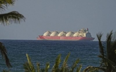 Iran sparge blocada SUA: Navele trec prin strâmtoarea Ormuz, sfidând Washingtonul