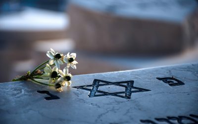 Vandalism șocant în Reghin: Cimitirul Evreiesc, profanat de Paște