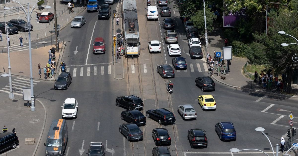 Mai multe intersecții din București, BLOCATE: Pană de curent, haos în trafic