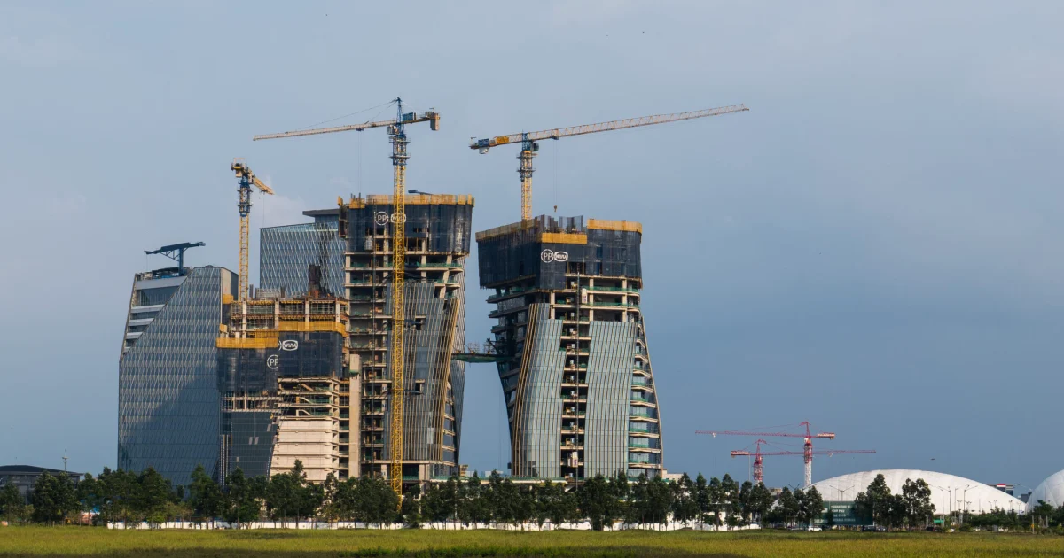 E XCLUSIV: Ce atrage INVESTITORII în orașele regionale? Analiză economică și imobiliară