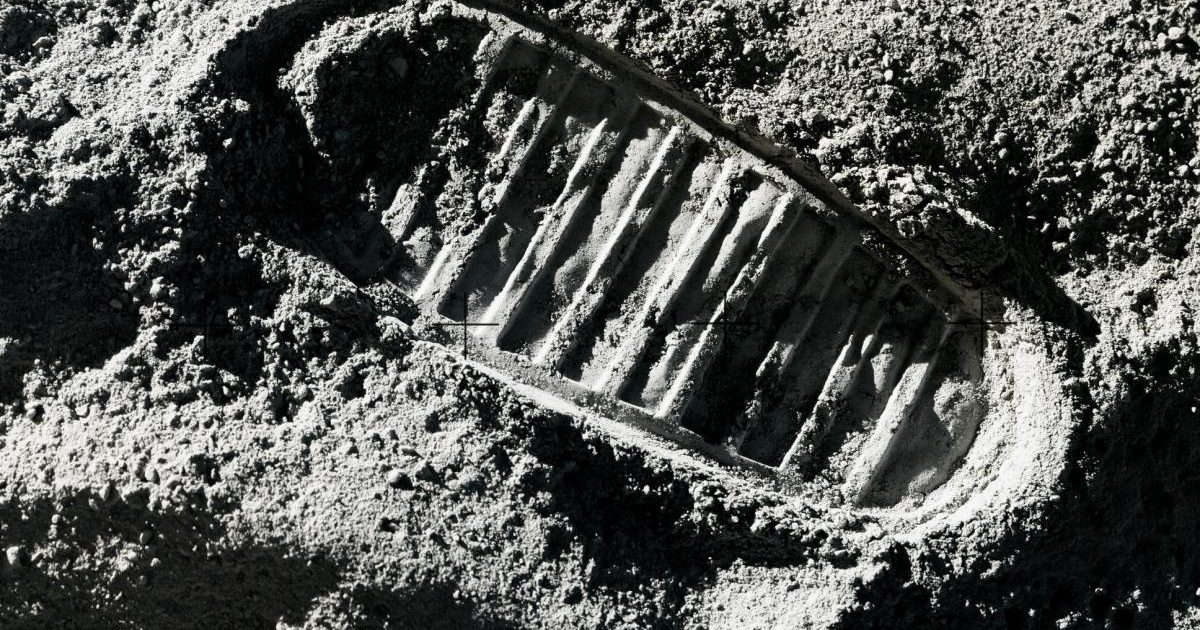 Blue Origin a lui Jeff Bezos, succes uriaș: Oxigen extras din praful lunar