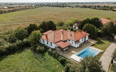 Oază de lux lângă București: Conac boieresc cu piscină, scos la vânzare cu 450.000 euro