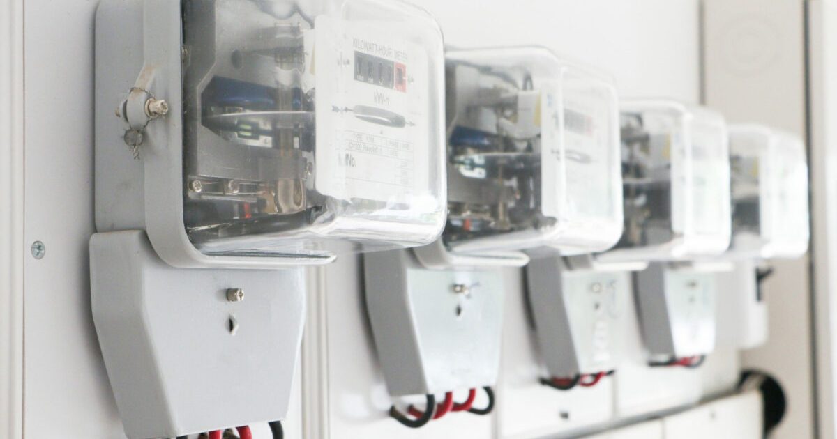 Preț record la energie: Sub 1 leu/kWh de la PPC. Cine are norocul?