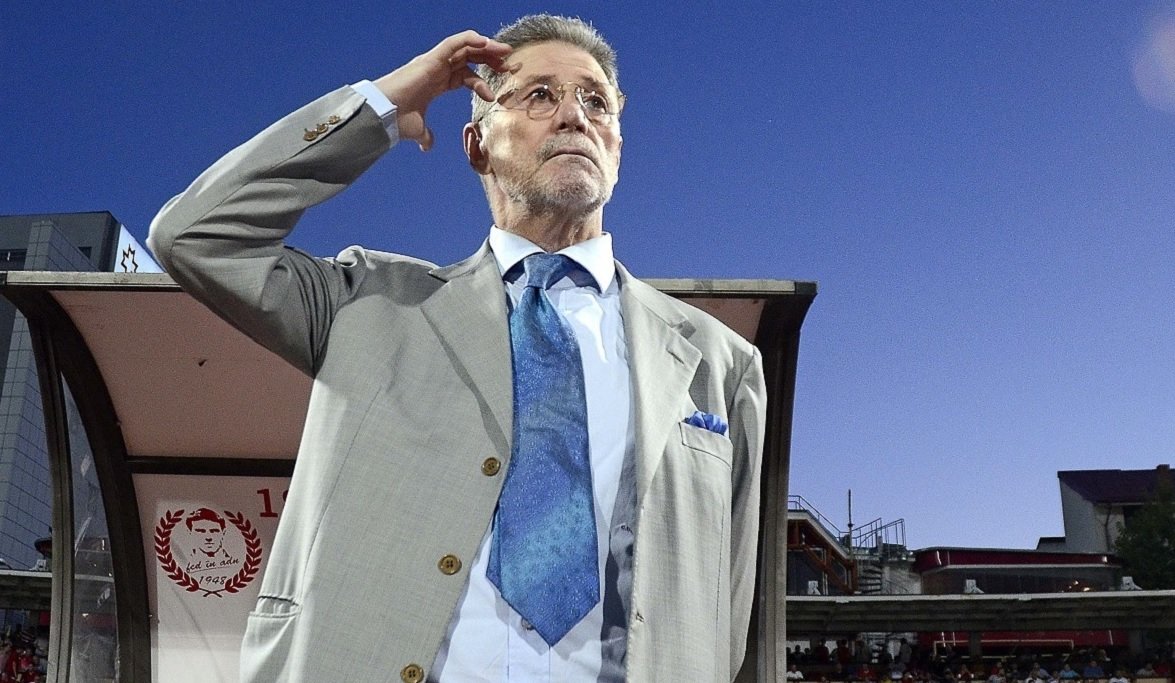 Cunoscuta figură a fotbalului românesc, CORNEL DINU, a oferit detalii tulburătoare despre starea de sănătate a prietenului său, MIRCEA Lucescu