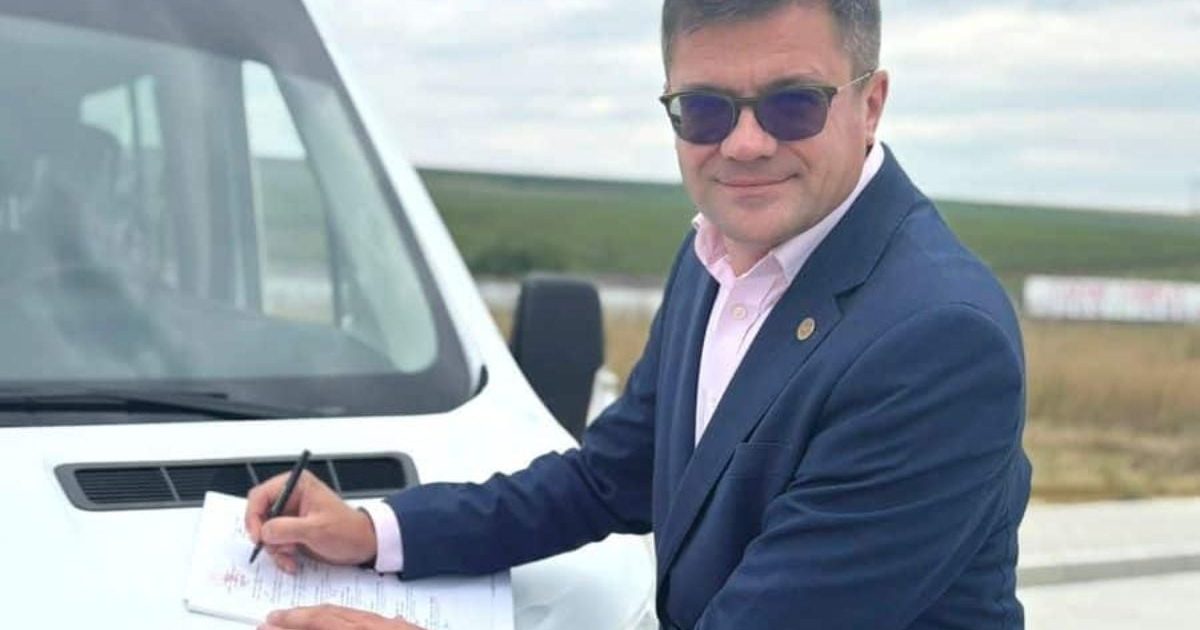 Kovesi anchetează afacerea microbuzelor de lux din bani europeni PNRR