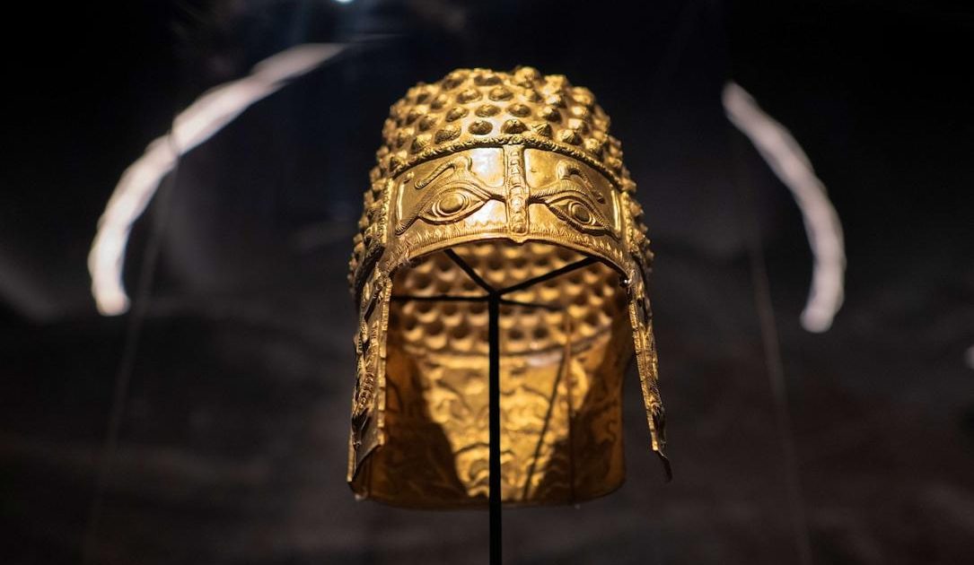 Procurorii olandezi cer ani grei de pușcărie pentru hoții căștii de AUR din România