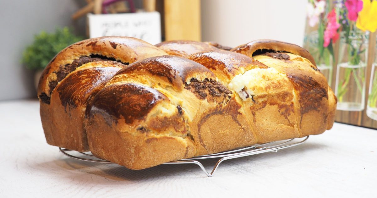 Cu ce se ung cozonacii fierbinți pentru un luciu perfect