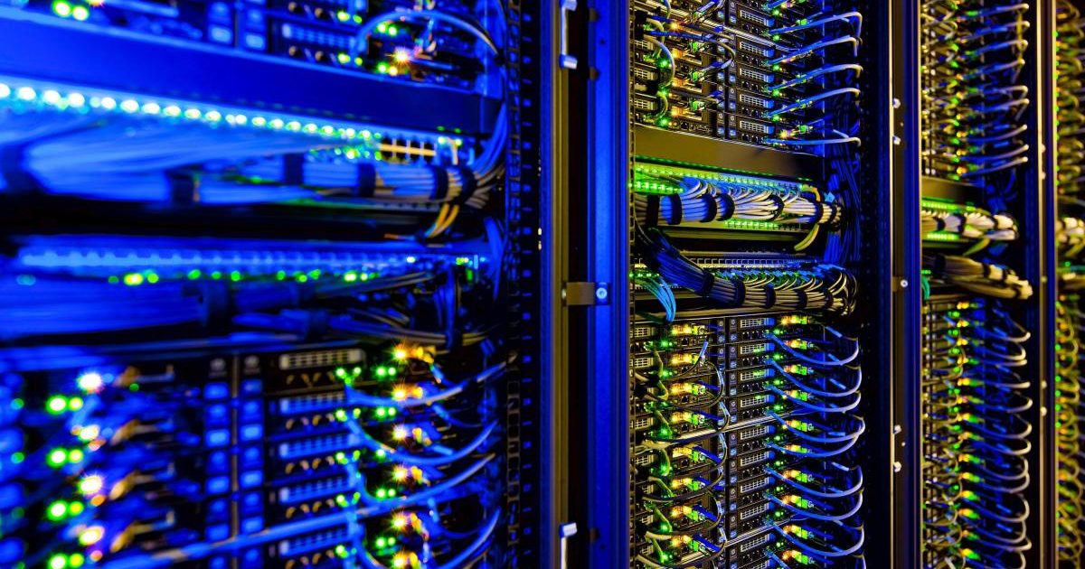 Criză energetică: AMERICANII plătesc mai scump, Giganții Tech fac profituri uriașe