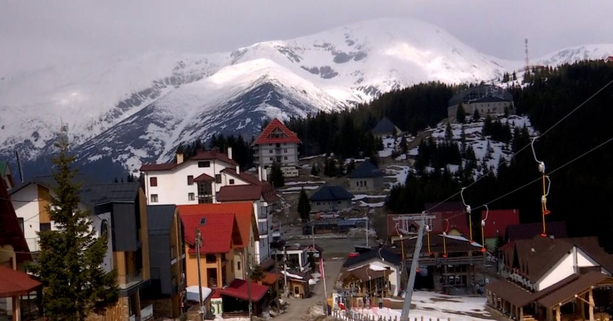 Cât costă Paștele 2026: Prețuri la munte și mare. Oferte last minute, la mare căutare