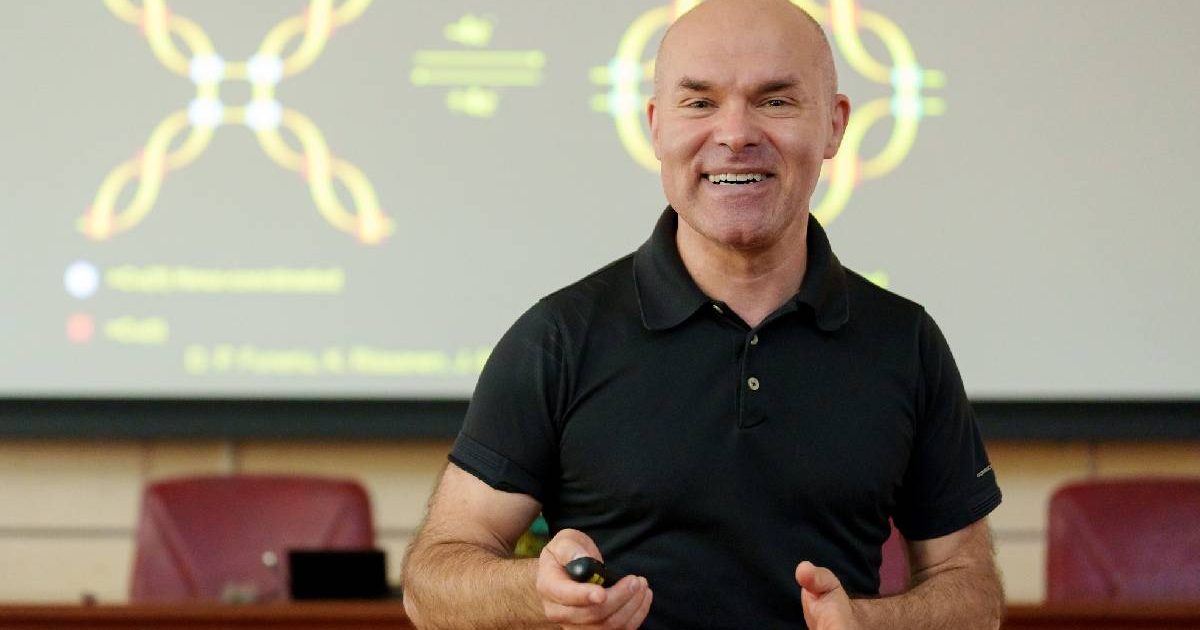 Școală, nu circ! Scandal după ce profesori au fost comparați cu clovni