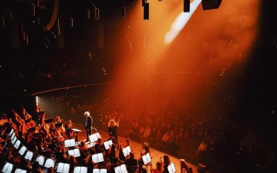 De la Puccini la Adele: Alexandra Crișan, vocea din turneul simfonic al Europei