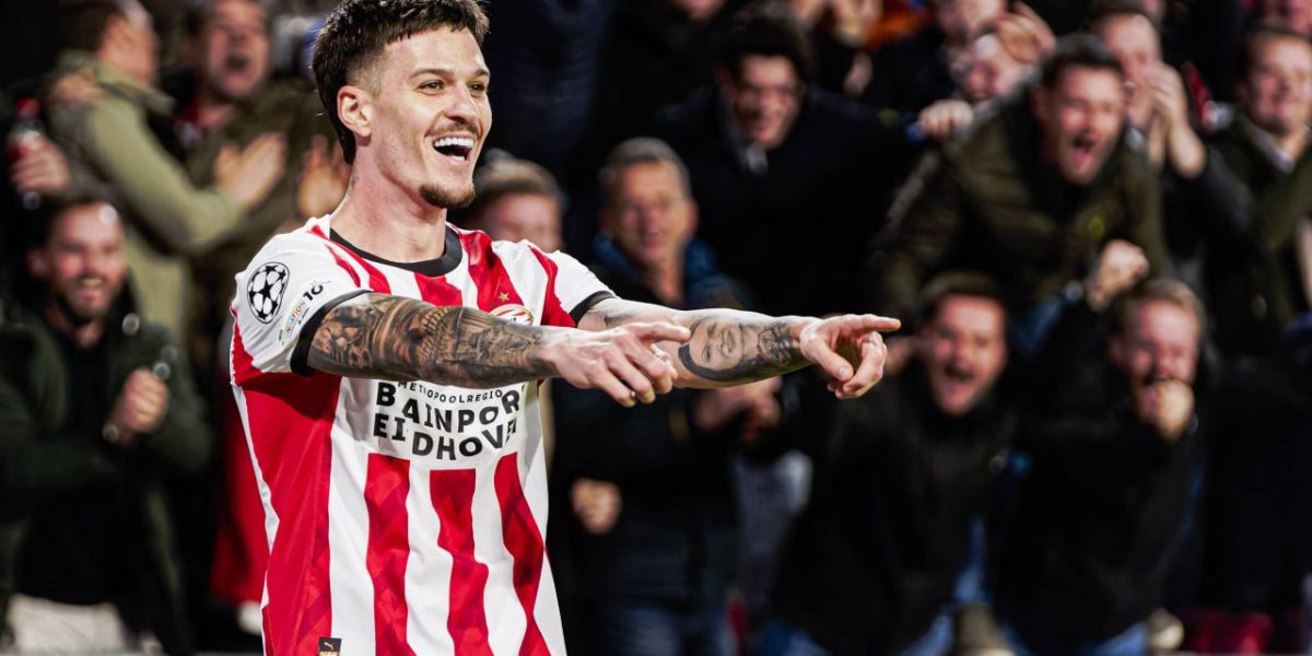 dennis-man-psv-3.jpg - NewsFactor