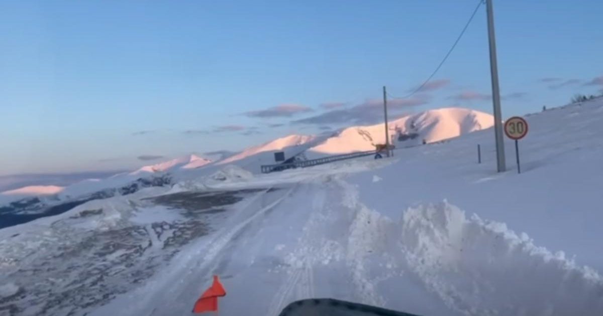 Iarna s-a întors în forță în România, cu temperaturi scăzute și ninsori abundente, chiar dacă calendaristic suntem deja în aprilie