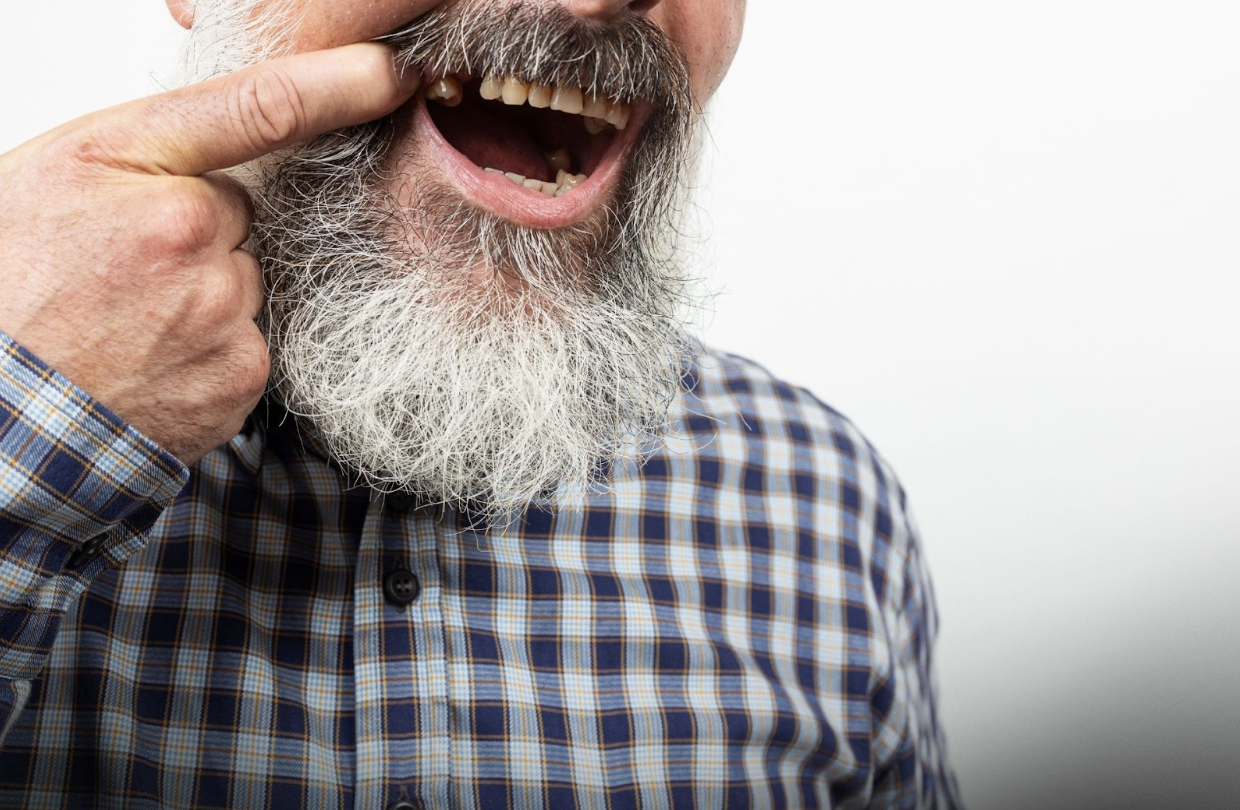 Reabilitarea dentară rapidă, o soluție atrăgătoare pentru pacienți, dar cu o abordare ce necesită atenție Pentru pacienții confruntați cu pierderea mai multor dinți sau cu probleme dentare severe, promisiunea unui tratament rapid este extrem de tentantă